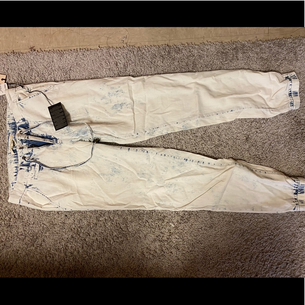 Acid Wash Jogger Jeans! very cute